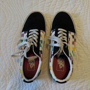 Vans Old Skool
Rainbow Checkerboard shoe